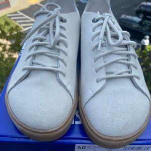 Bend Low Decon Antique White